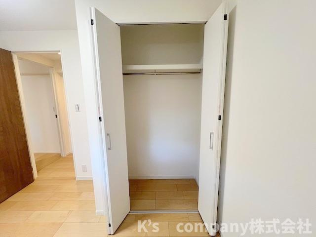 藤沢市鵠沼海岸2丁目　グランドメゾン鵠沼海岸の収納|洋室4帖の収納スペース◇