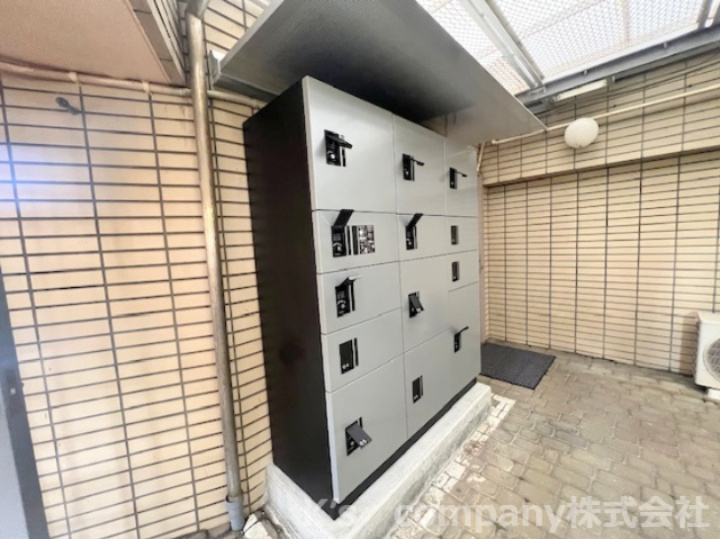 藤沢市鵠沼海岸2丁目　グランドメゾン鵠沼海岸の設備|留守中でも宅配物が受け取れる宅配ボックス付き☆