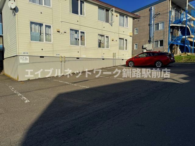 大栄緑ヶ岡ハイツ１の駐車場
