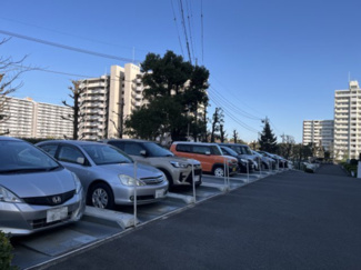 【駐車場】 | 新ゆりグリーンタウンアカシア街区８号棟 | 敷地内駐車場があり車をお持ちの方にも便利