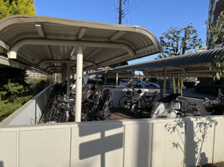 【駐輪場】 | 新ゆりグリーンタウンアカシア街区８号棟 | 敷地内に駐輪スペースが確保