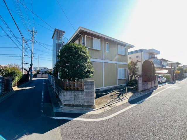 【外観】 | 練馬区大泉学園町５丁目　中古戸建て | 時を重ねた味わいが、住まいの表情に深みを与えています