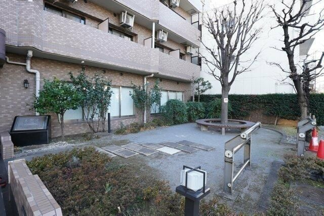 ライオンズプラザ本蓮沼のエントランス