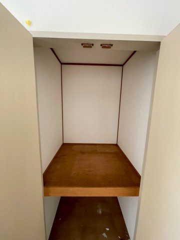 久留米市国分町のアパートの収納