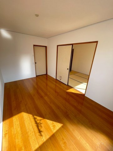 久留米市国分町のアパートの洋室