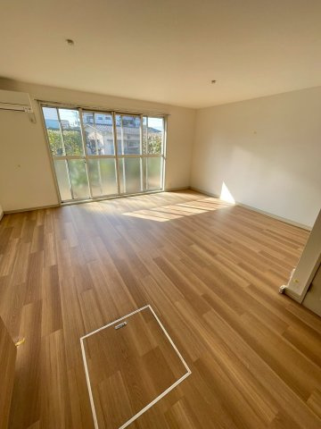 久留米市国分町のアパートの居間・リビング