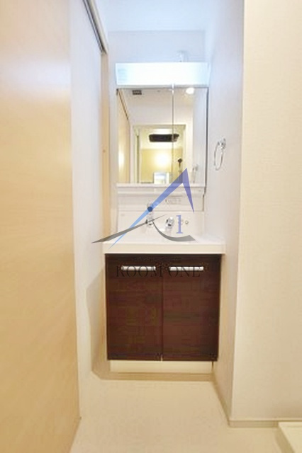 サン　ガーデンの洗面所|洗面台です。