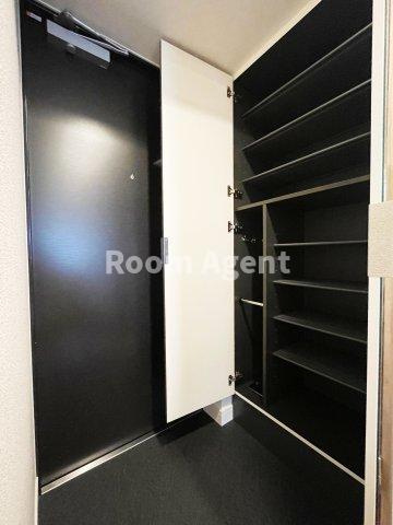 プレサンスSAKAEフロントの玄関