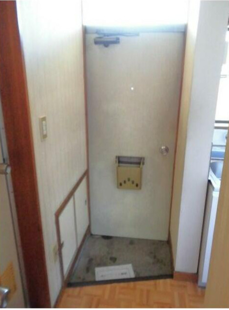 中野区野方１丁目のアパートの玄関
