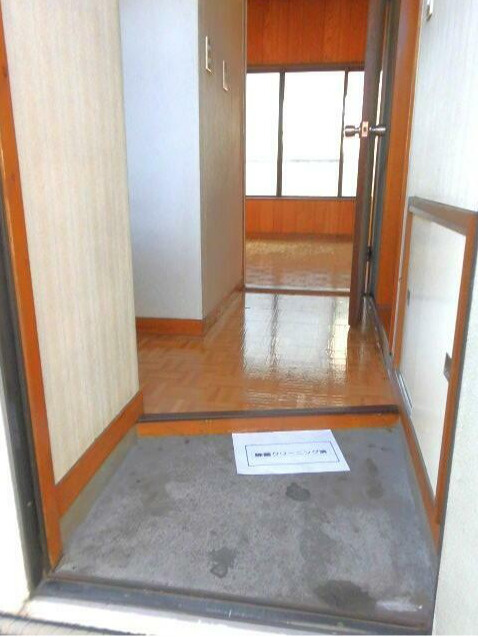 中野区野方１丁目のアパートの玄関