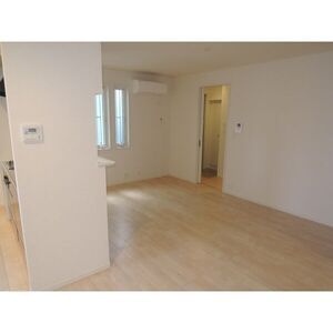 シャルムドミールＢの居間・リビング