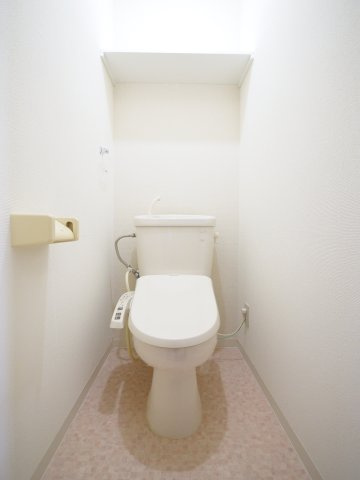 メゾンドゥクロワのトイレ|※写真は別の部屋のものです。