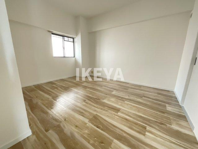 グレーシィ天神橋の洋室