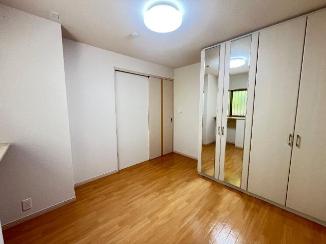 スカイヒルズ光　朝日の寝室|北洋室