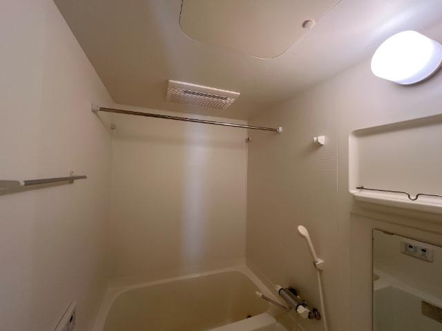 スカイヒルズ光　朝日の浴室|バス