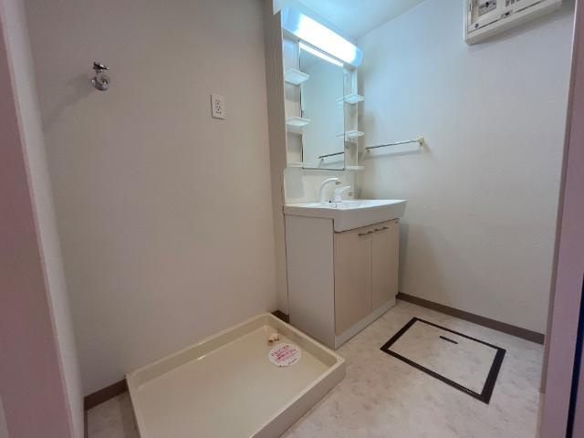 スカイヒルズ光　朝日の洗面所|洗面