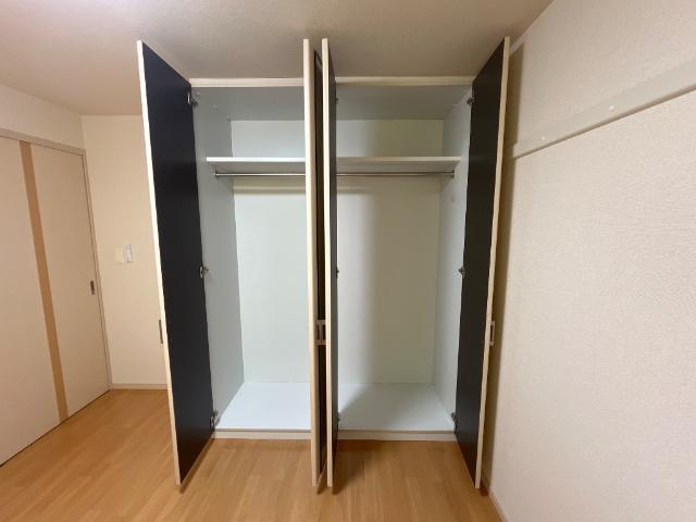 スカイヒルズ光　朝日の収納|北洋室クローゼット