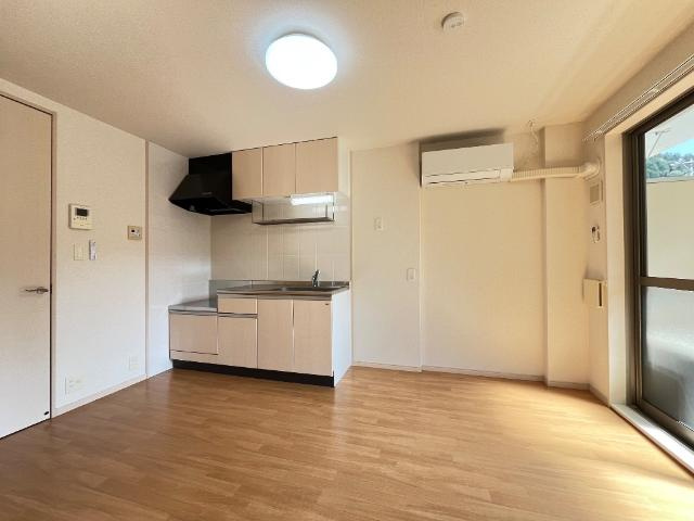 スカイヒルズ光　朝日の居間・リビング|リビング