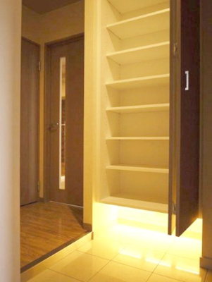 【内装】 | 六甲一番館