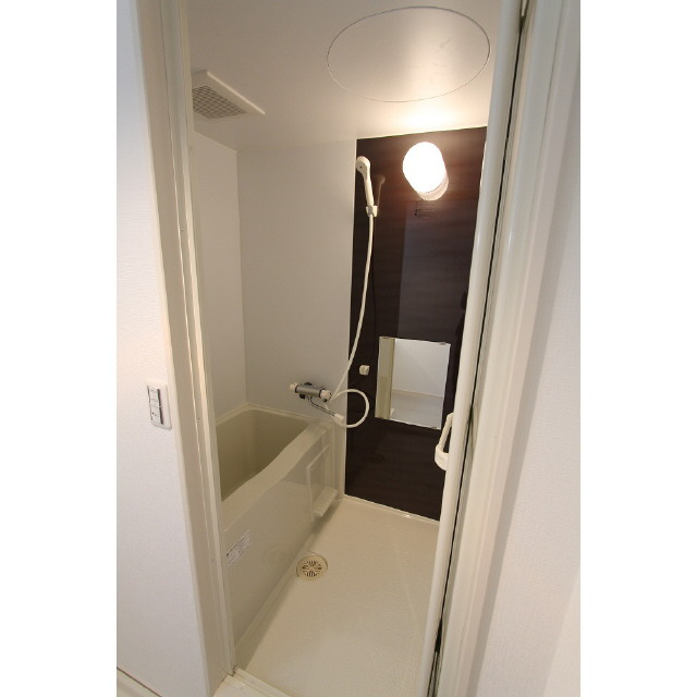 クイーンズコートⅡの浴室