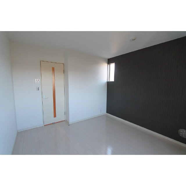 クイーンズコートⅡの居間・リビング