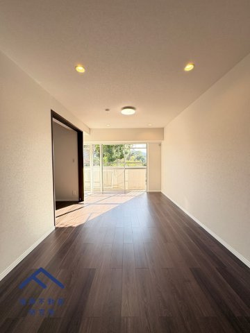 エクセレンス谷の居間・リビング