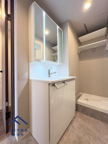 エクセレンス谷の独立洗面台