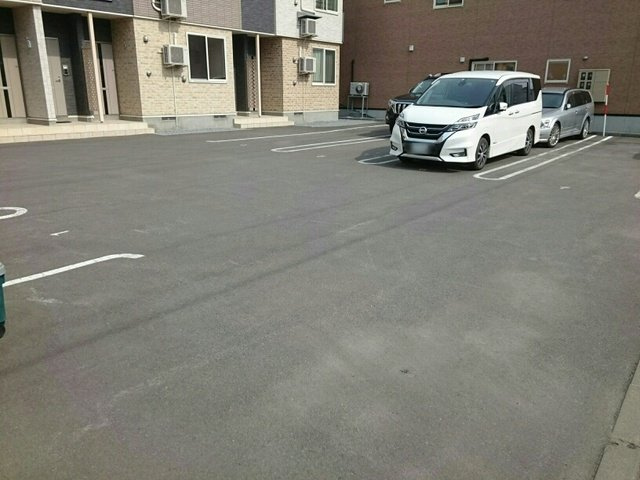 ベルソレイユⅡの駐車場|駐車場完備です
