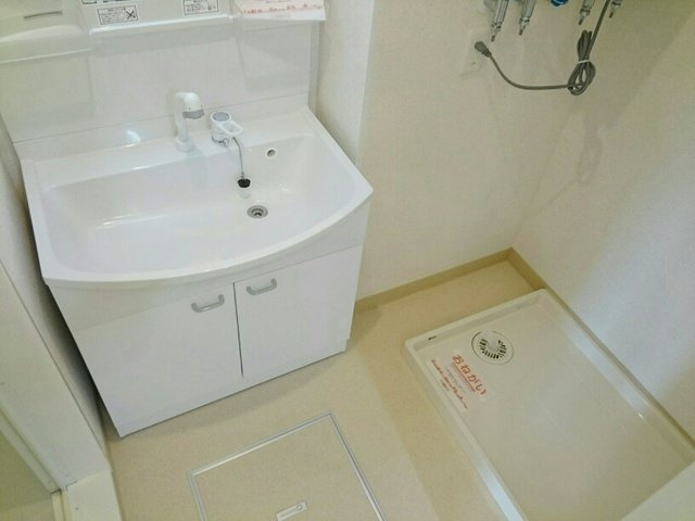 ベルソレイユⅡの洗面所|忙しい朝には欠かせない洗面所です