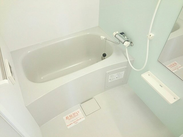 ベルソレイユⅡの浴室|きれいなお風呂です