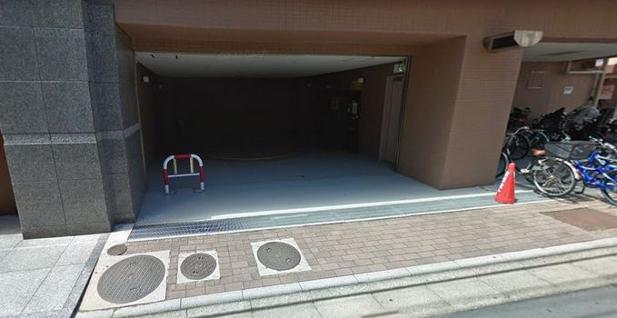 【駐車場】