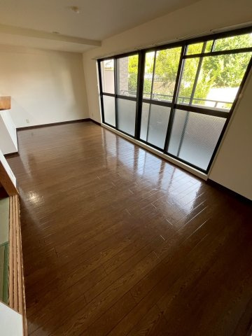 エドモンドヒルズ夙川の居間・リビング