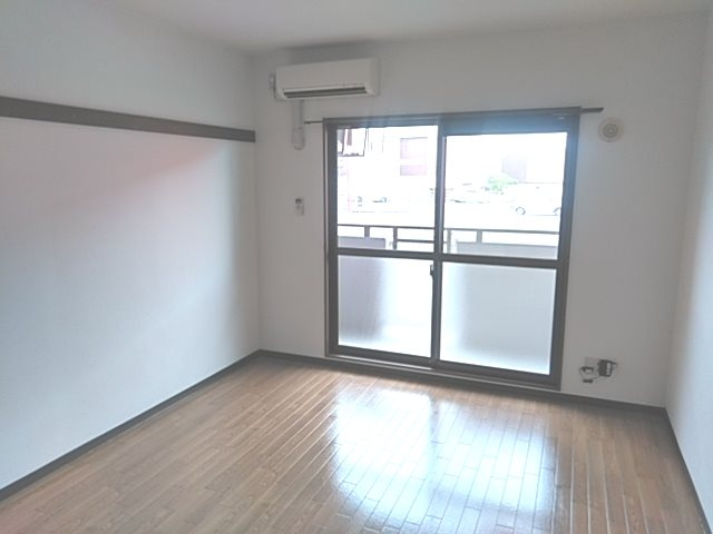 グローリーノーブルの居間・リビング