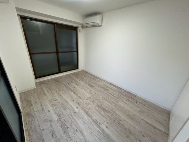 シティライフエステート難波南の洋室