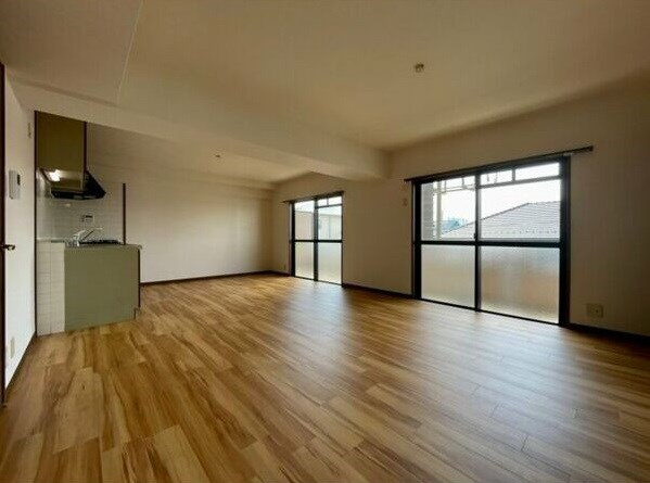 ウイング９５の居間・リビング