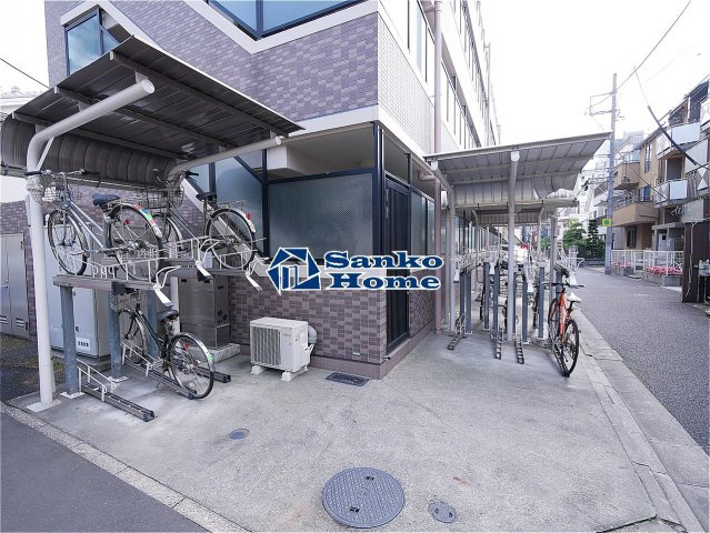 エクセリア文京池之端の駐車場