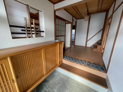 【玄関】 | 今治市馬越町2丁目　中古物件