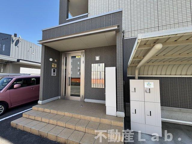 アザックけやき通りのエントランス