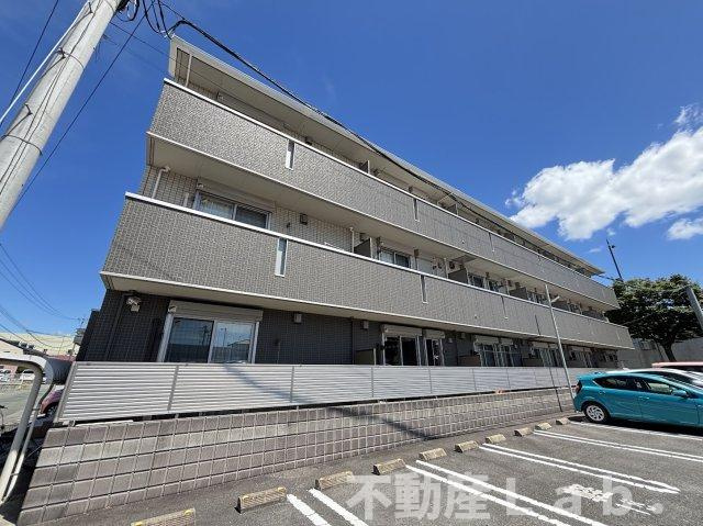 アザックけやき通りの外観