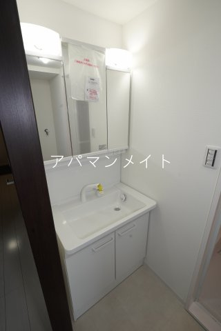 【洗面所】 | ライオンズガーデン戸塚 | シャンプードレッサーです ！