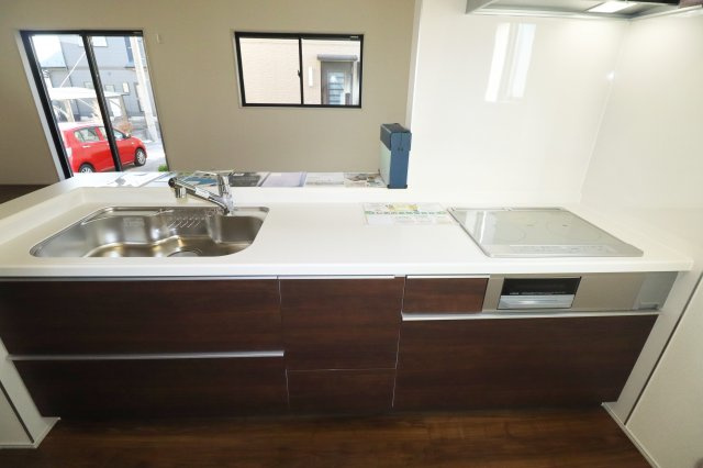 郡山市安積町荒井字安倍　　　　1号棟　　　安積第1小学校、安積中学区　のキッチン
