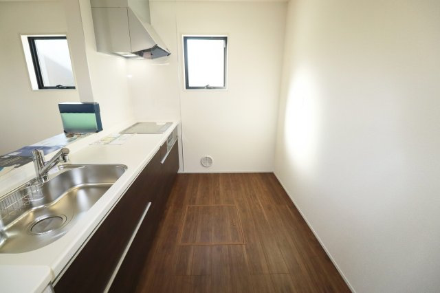 郡山市安積町荒井字安倍　　　　1号棟　　　安積第1小学校、安積中学区　のキッチン