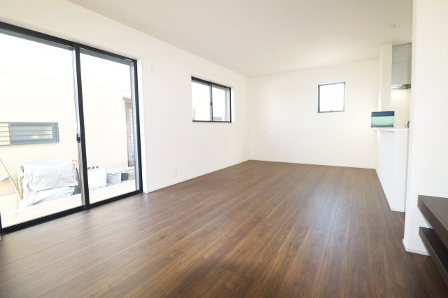 郡山市安積町荒井字安倍　　　　1号棟　　　安積第1小学校、安積中学区　の居間・リビング