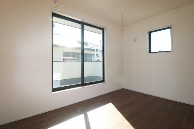 郡山市安積町荒井字安倍　　　　1号棟　　　安積第1小学校、安積中学区　の洋室