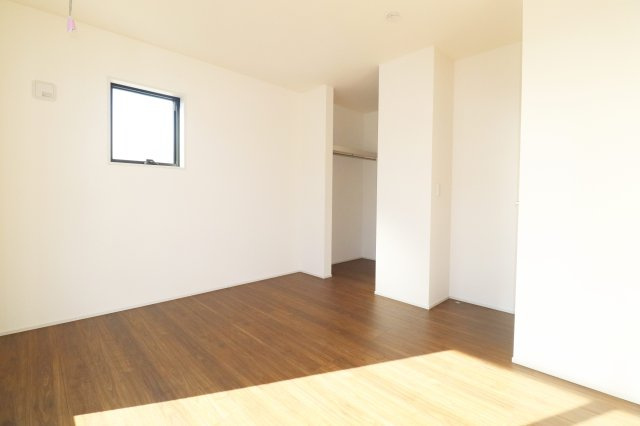 郡山市安積町荒井字安倍　　　　1号棟　　　安積第1小学校、安積中学区　の洋室