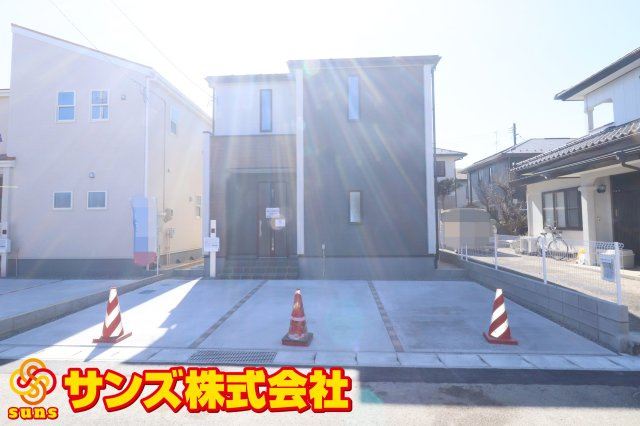 郡山市安積町荒井字安倍　　　　1号棟　　　安積第1小学校、安積中学区　の外観|北側から見た駐車場を含む外観