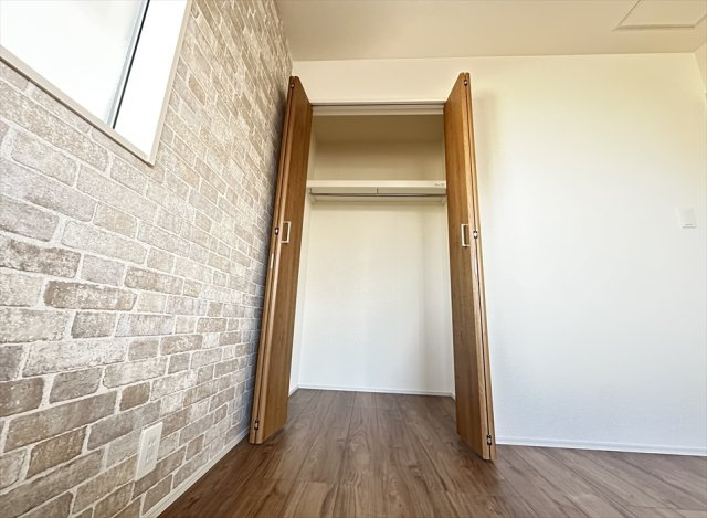 【収納】 | 志木市下宗岡4丁目　新築一戸建住宅　全1棟　(志木本店) | ハンガーパイプ付のクローゼット