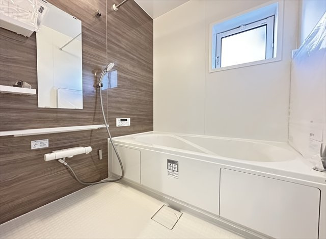 【浴室】 | 志木市下宗岡4丁目　新築一戸建住宅　全1棟　(志木本店) | 浴室乾燥機が付いているので雨天の洗濯はもちろん、浴室内のカビの発生も防げるので衛生面も安心です。