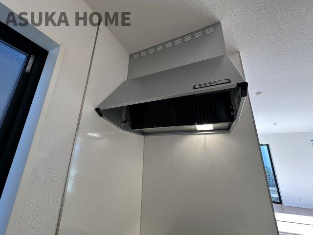 金沢区能見台通のキッチン|お手入れも楽々できるシンプルな構造になっているので、お掃除時の時も安心ですね。
