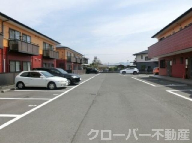 フォブール川津Ｄの駐車場